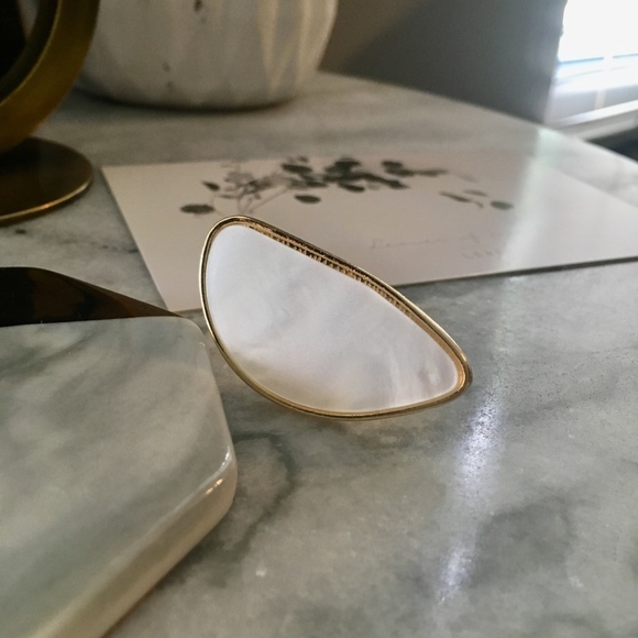 Plate Stone Cream Gold Irregular Adjustable Ring - Picture 3 of 8